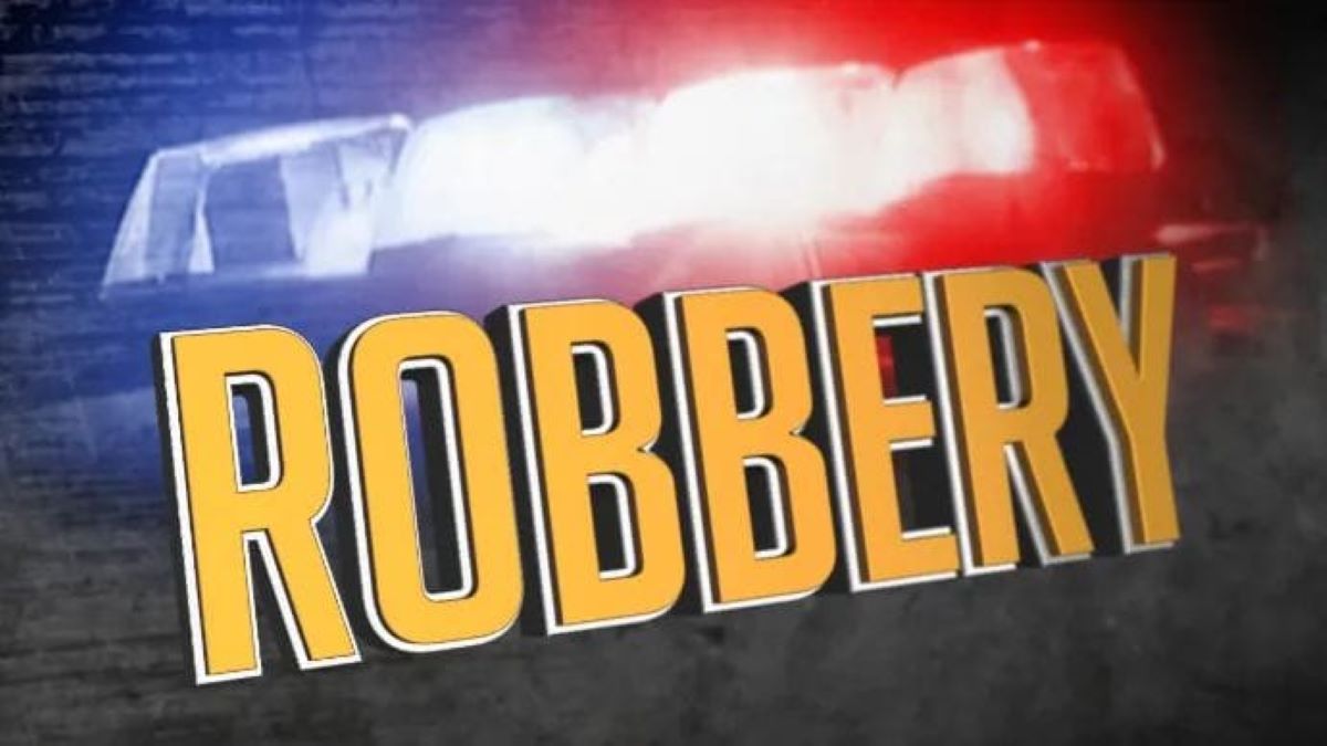Money changer robbed of cash, gold chain at gunpoint