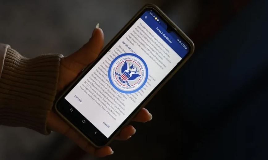 US unveils new app for ’self-deportations’