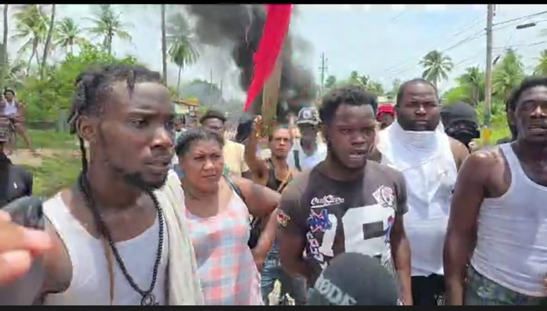 Minister Benn urges calm amid unrest in Wismar