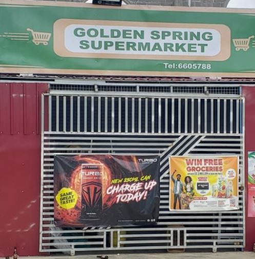 Bandits Rob Golden Spring Supermarket