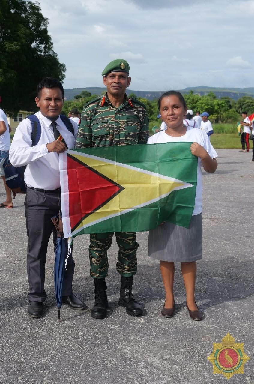Chief of Defence meets residents of Kaikan