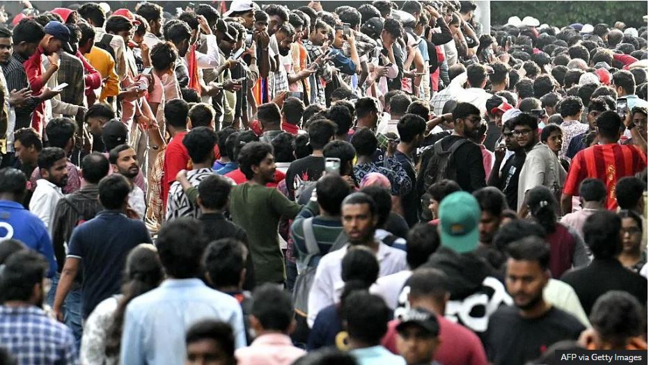 At least 10 die in crush at India cricket stadium