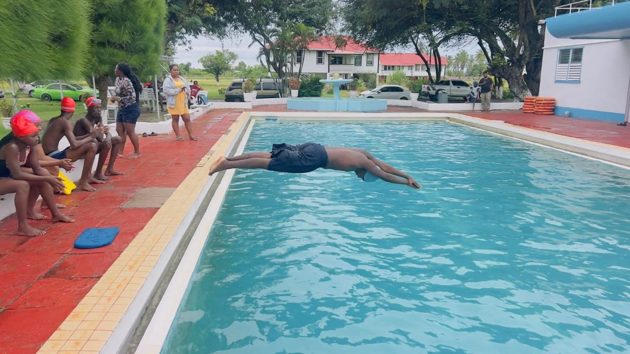 Scores complete ‘Learn to Swim’ programme