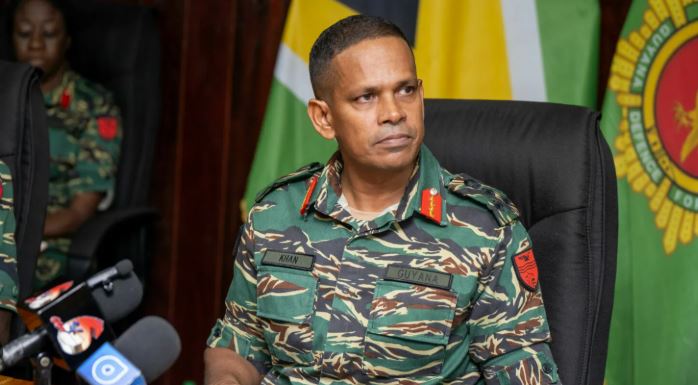 Defence Chief objects to handshake with Azruddin being used for political gain