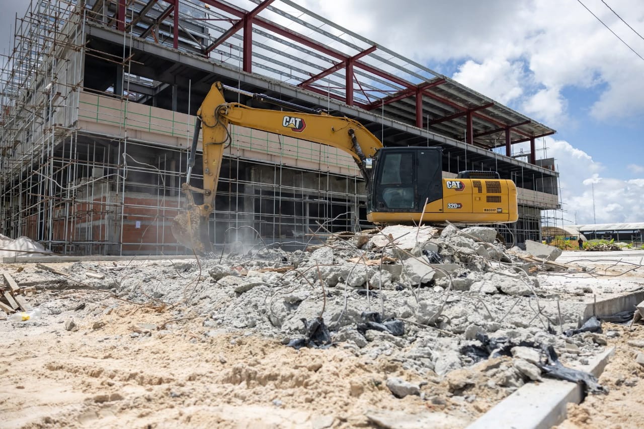 Housing Ministry cracks down on illegal encroachment along Mandela–Eccles highway