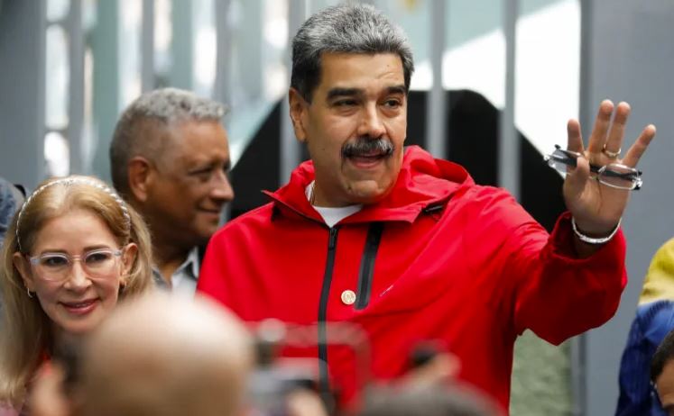 US warships may reach Venezuela coast by weekend