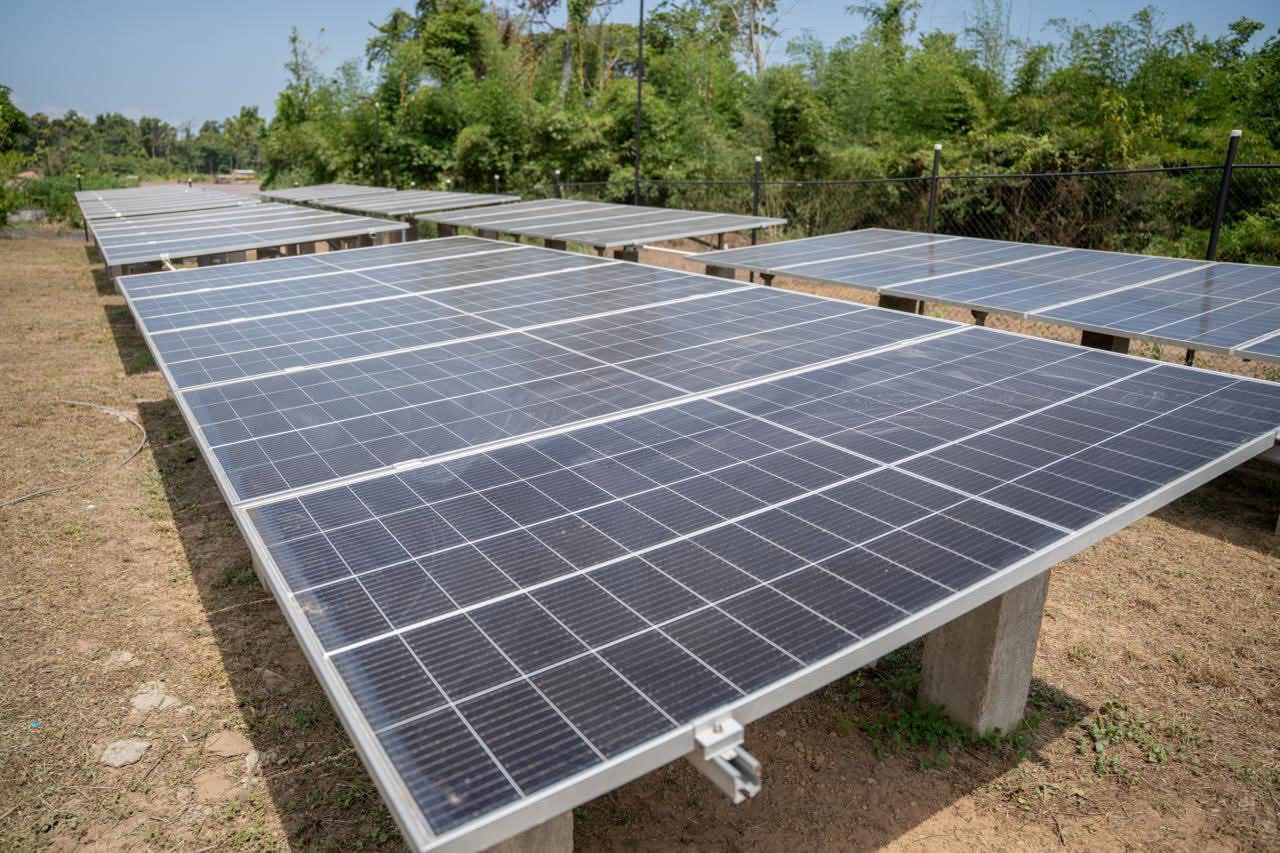 Batavia village gets 24-hour power with new solar grid