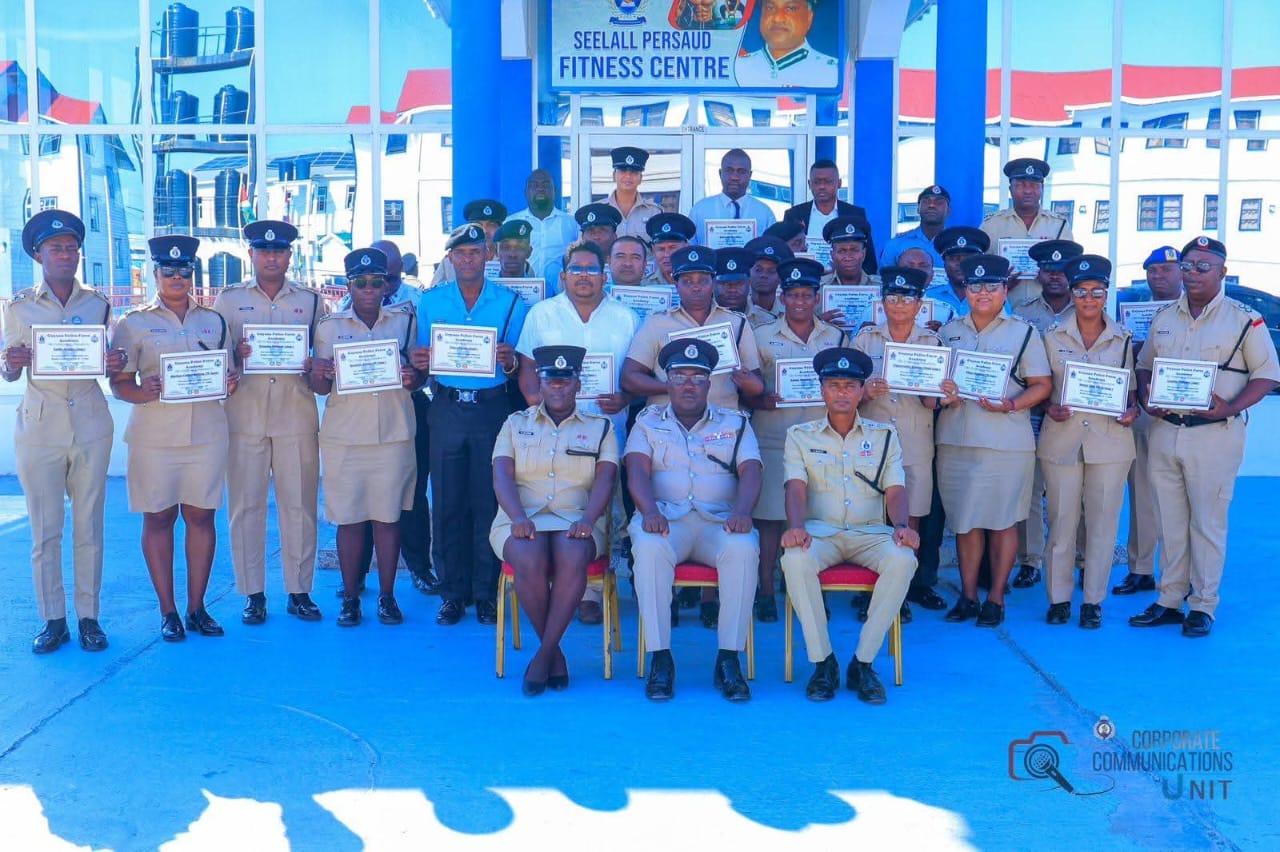 33 Police Inspectors complete senior leadership course