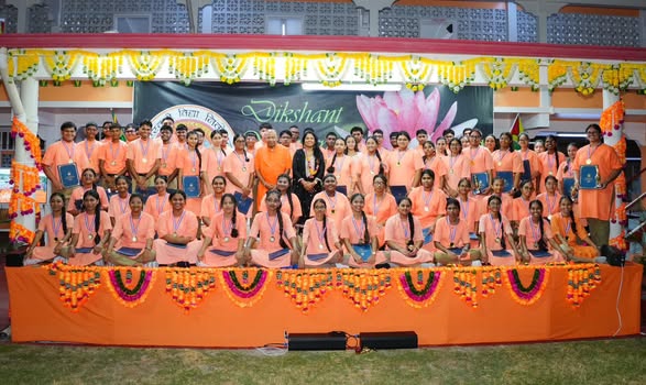 Minister Parag hails Saraswati Vidya Niketan as a model of educational excellence
