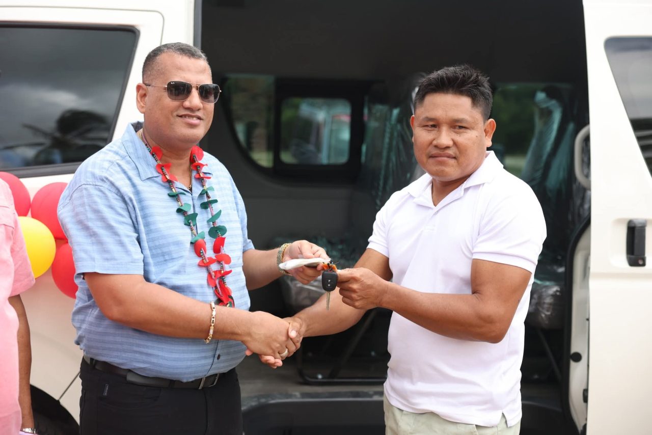 Para gets bus to transport students