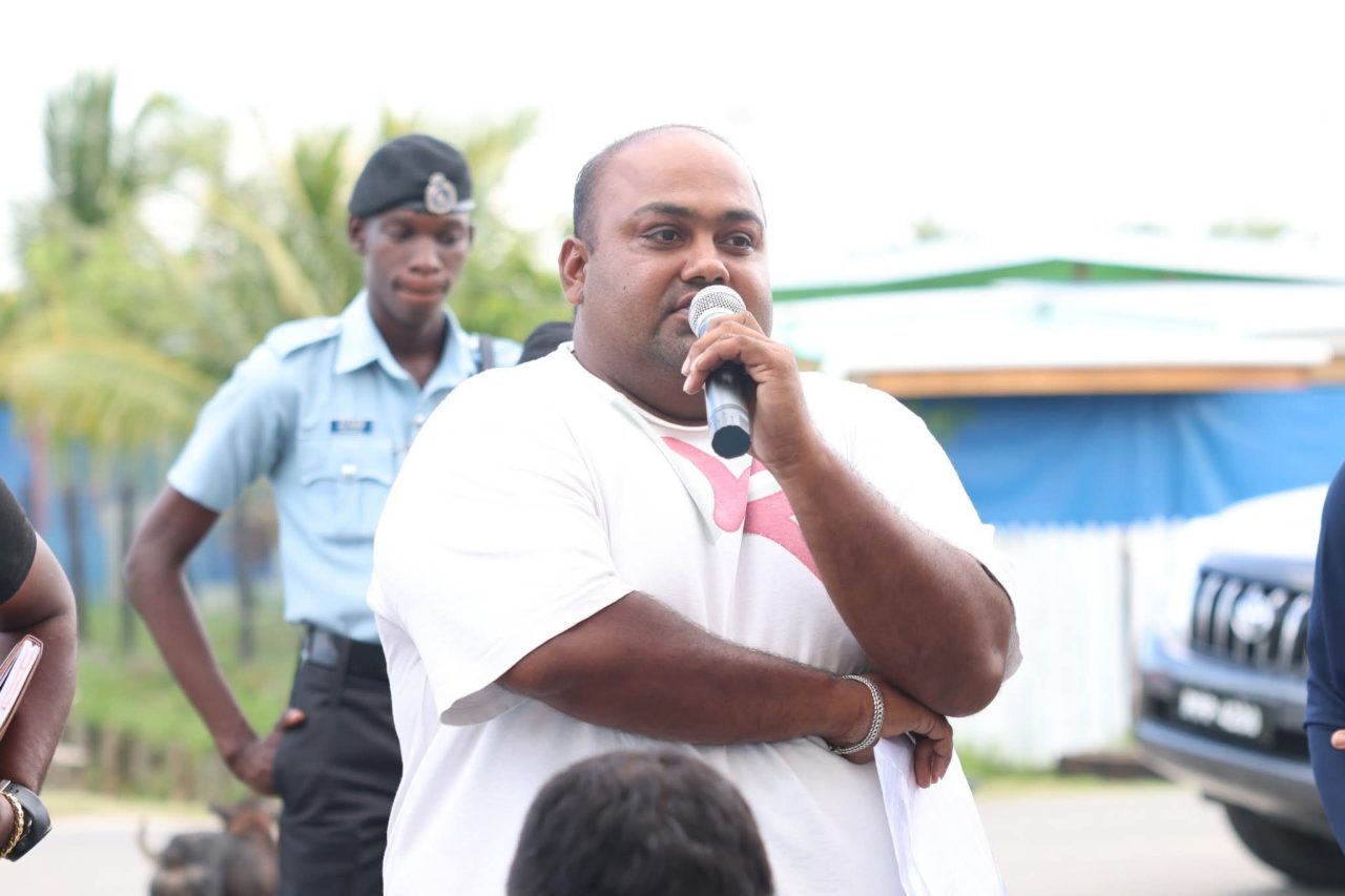 Residents of No. 76 Village, surrounding areas raise concerns at government outreach