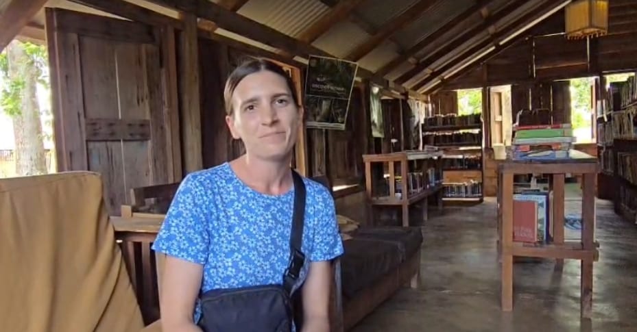 Peace Corps volunteer helping Yupukari to boost literacy by Grade Four