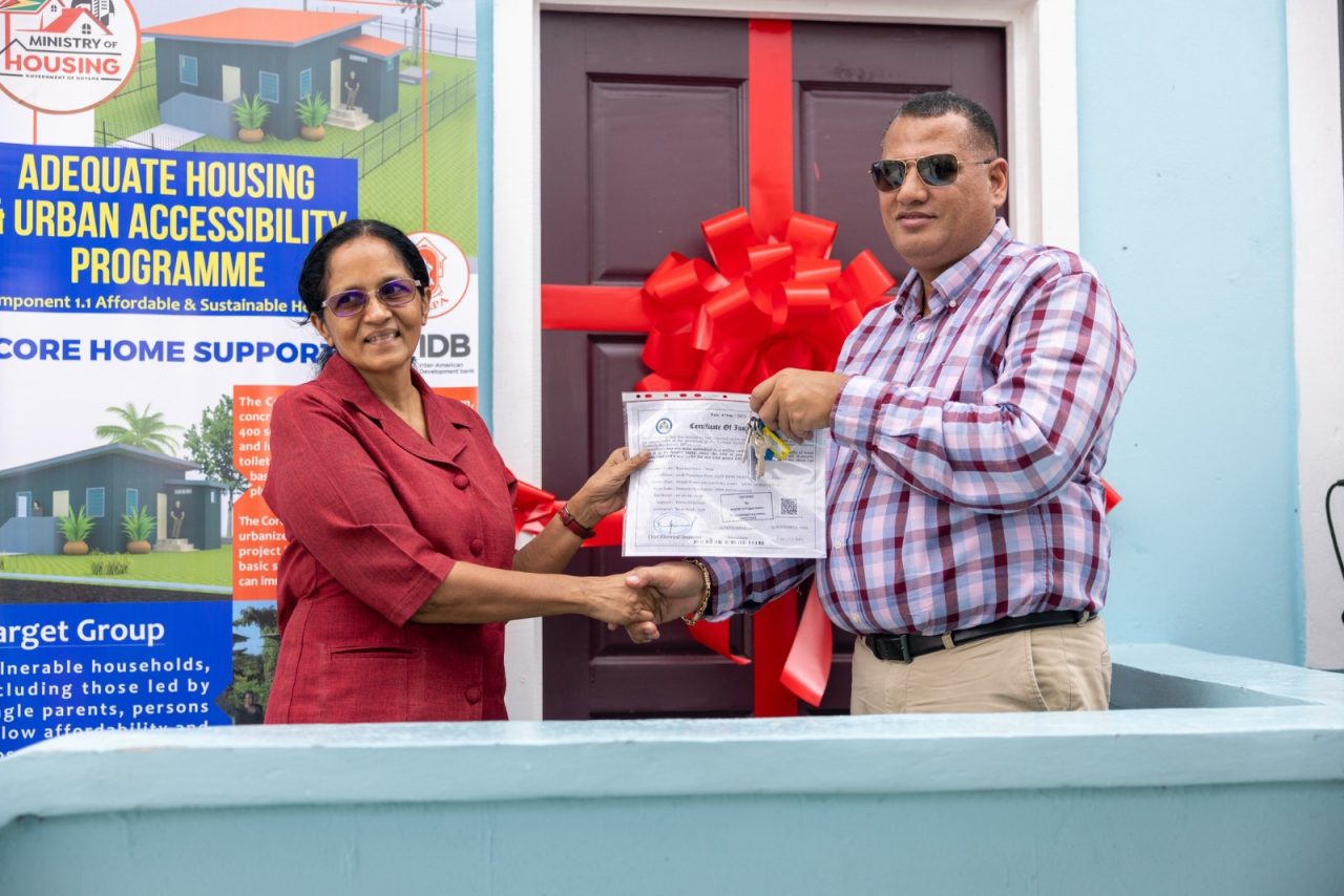 Single mom receives keys to her own home after 35 years of renting