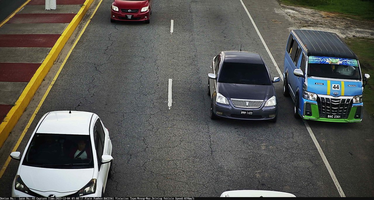6,500+ drivers caught in illegal third-lane violations, 585 fined