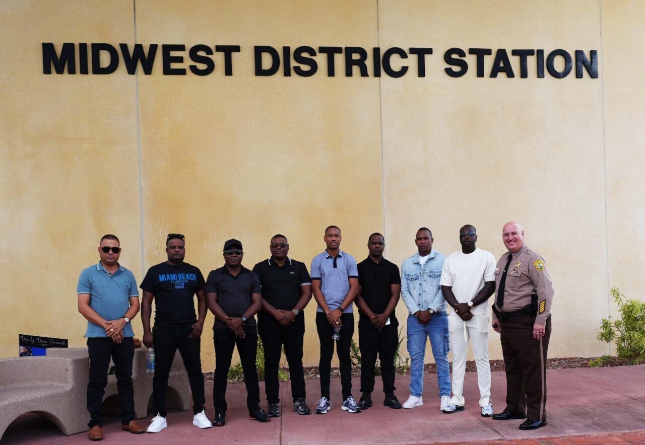 Eight police officers complete leadership, crisis management training in Miami