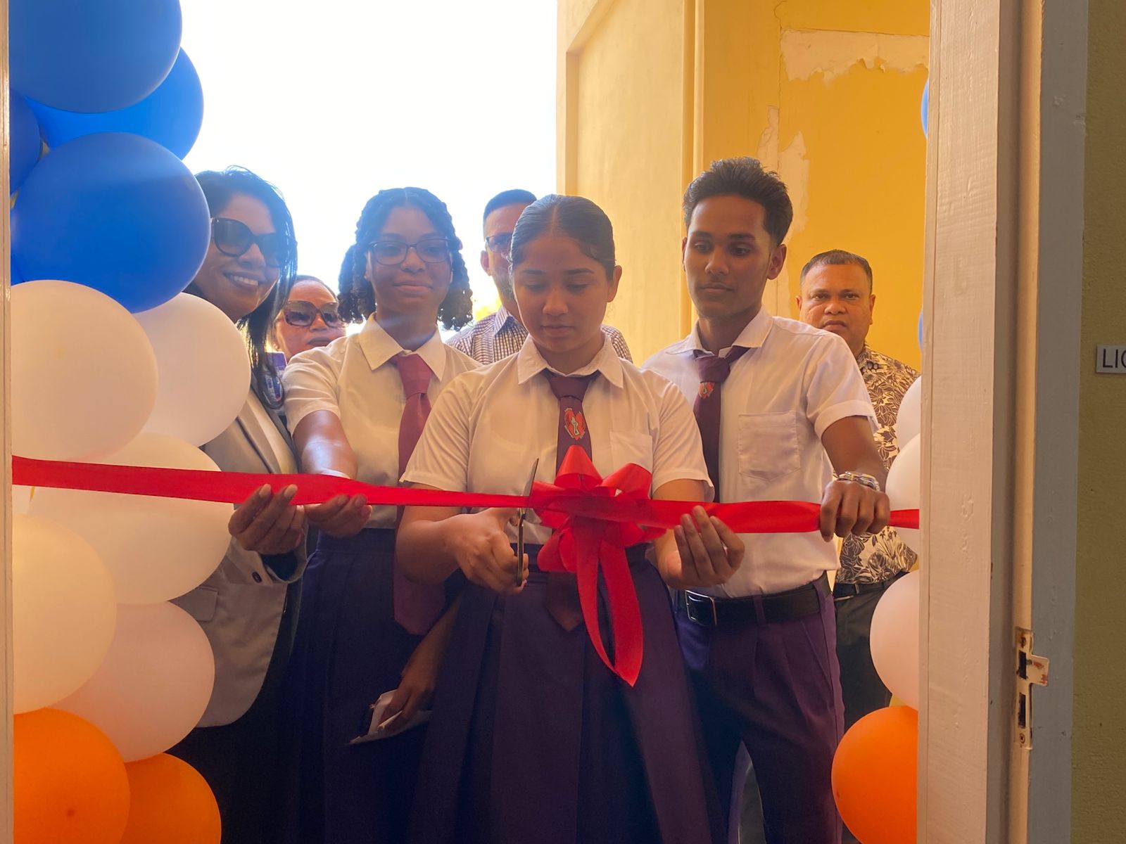 Cutting of the ceremonial ribbon to open the lab